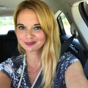 Meet your Posher, Abby